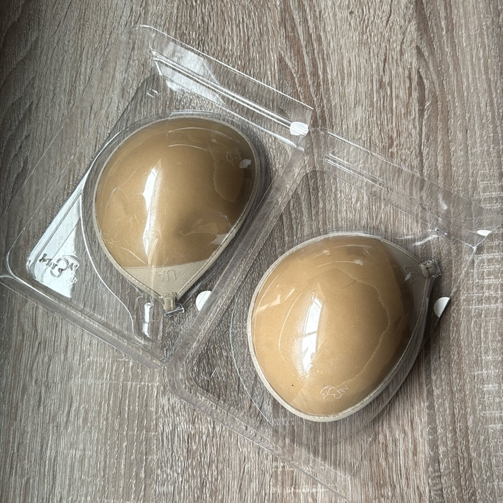 Backless strapless bra cups - Picture 3 of 3